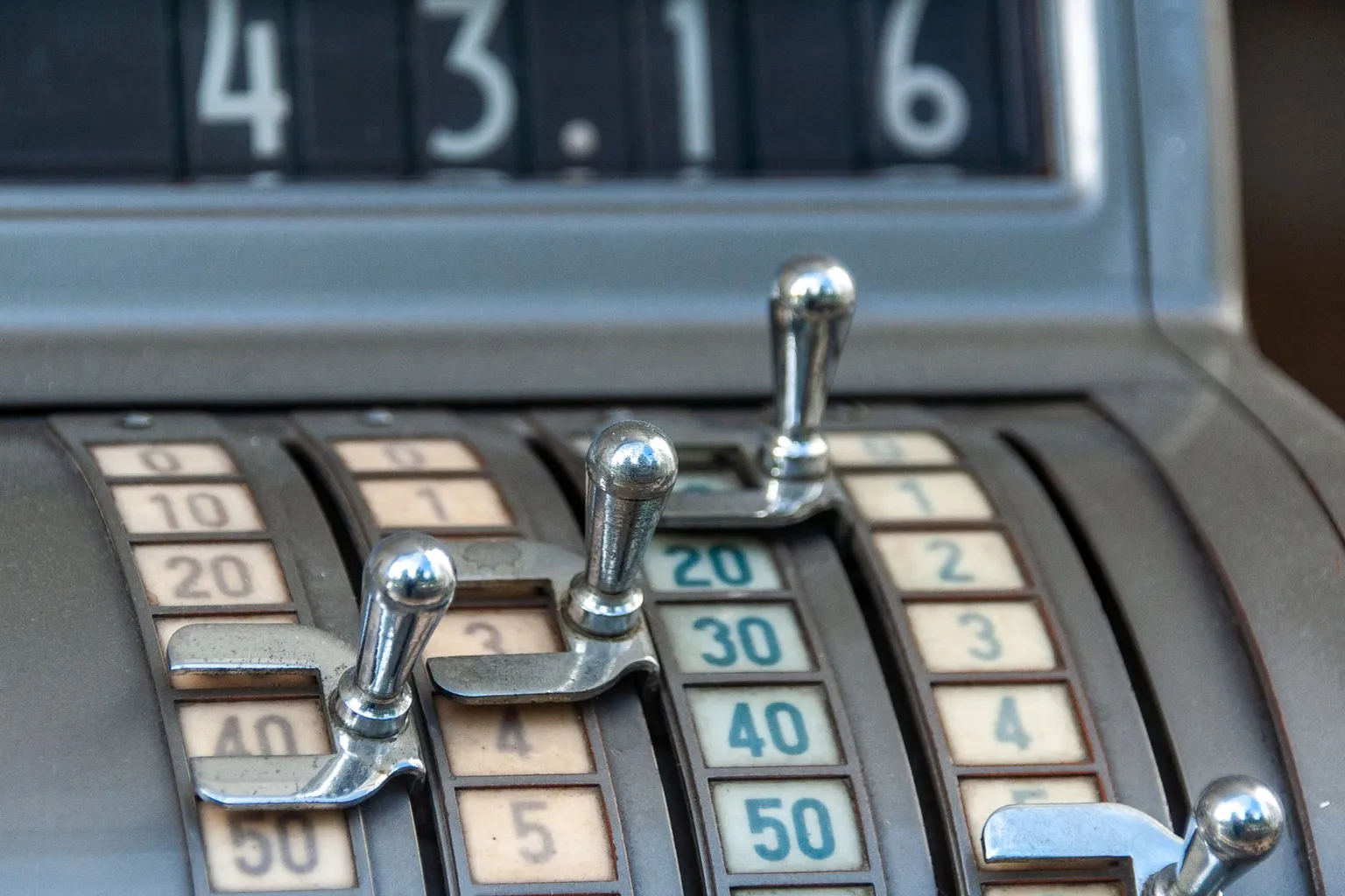 Как оспорить отказ в скидке 50 процентов на кассе и вернуть разницу в цене